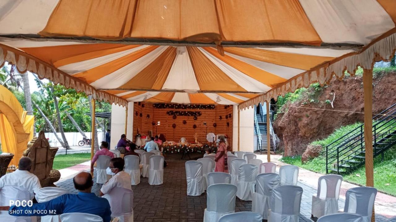 Ripples Backwater Resort, קולאם מראה חיצוני תמונה