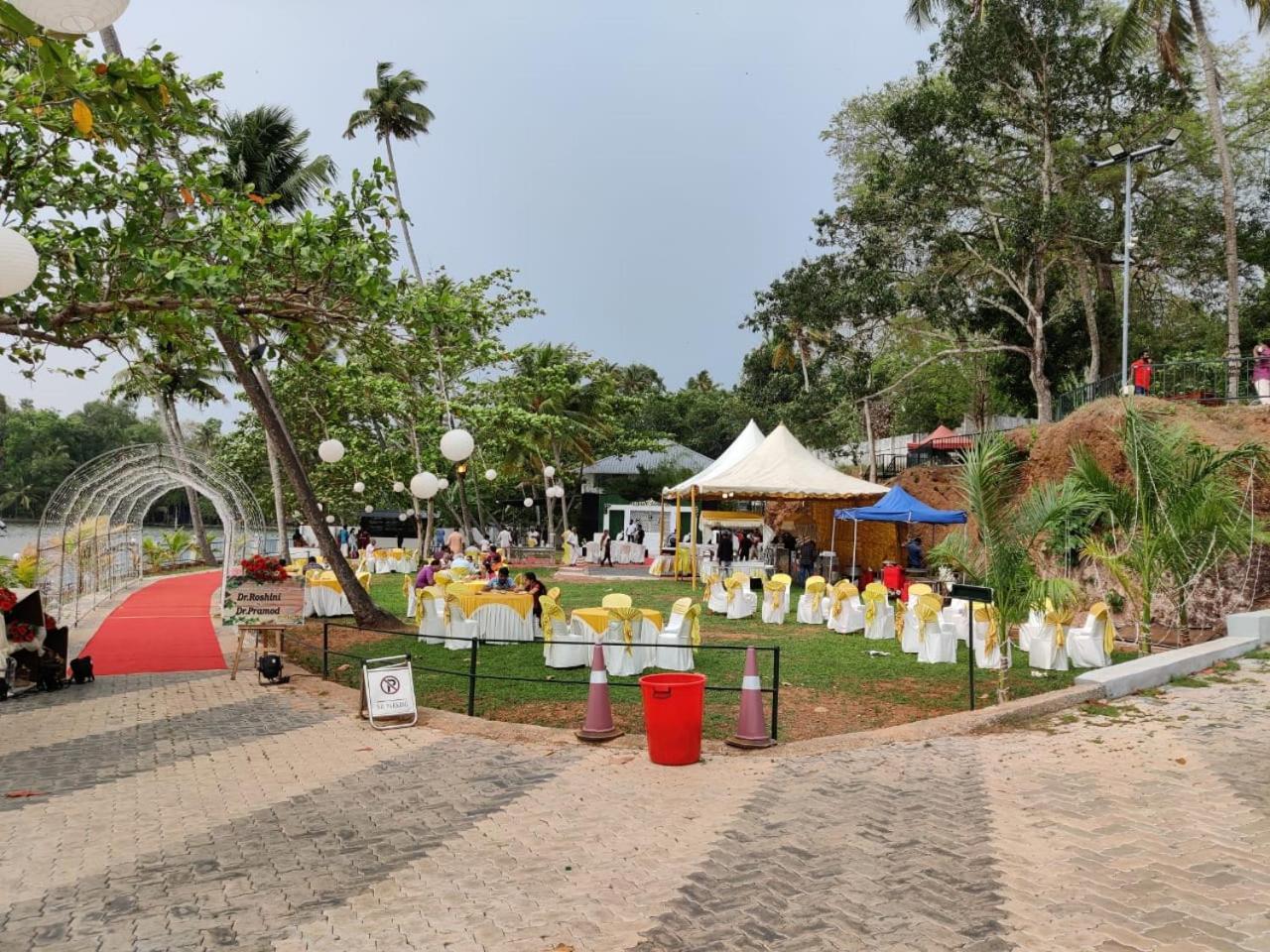 Ripples Backwater Resort, קולאם מראה חיצוני תמונה
