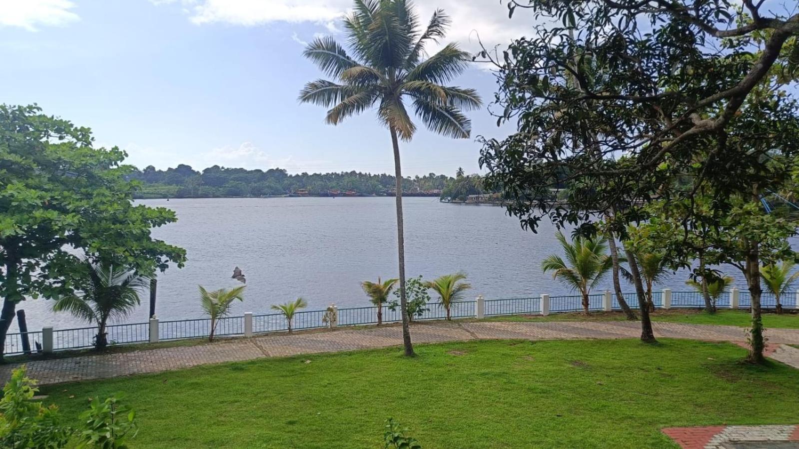 Ripples Backwater Resort, קולאם מראה חיצוני תמונה